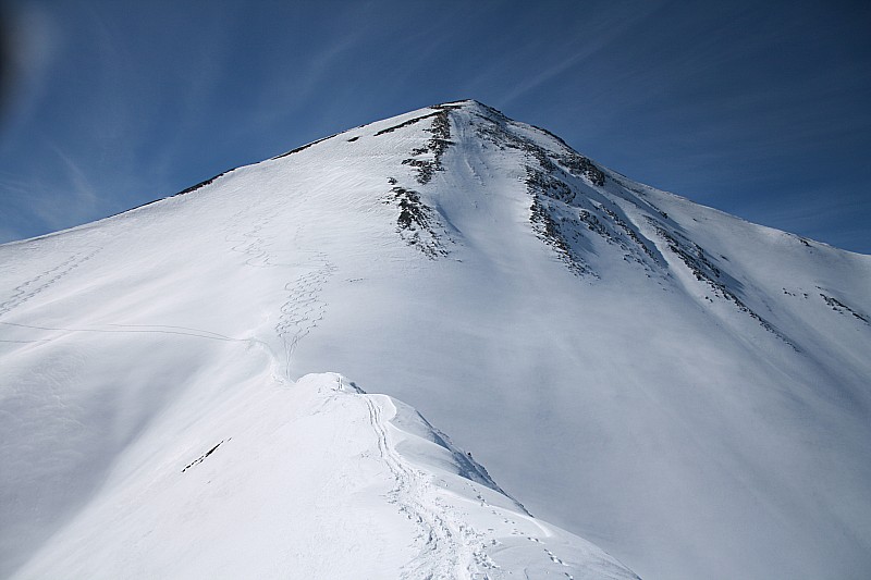 Facette NE du Grand Agnelin : et l'arête qui s'en suit.