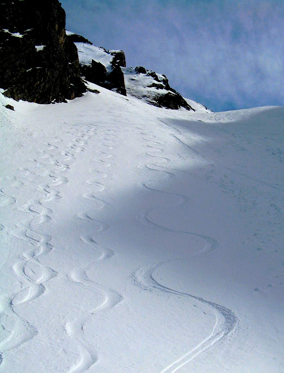 #8 Paccaly : De la bonne neige sous le couloir menant au Tchadar Paccaly : De la bonne neige sous le couloir menant au Tchadar