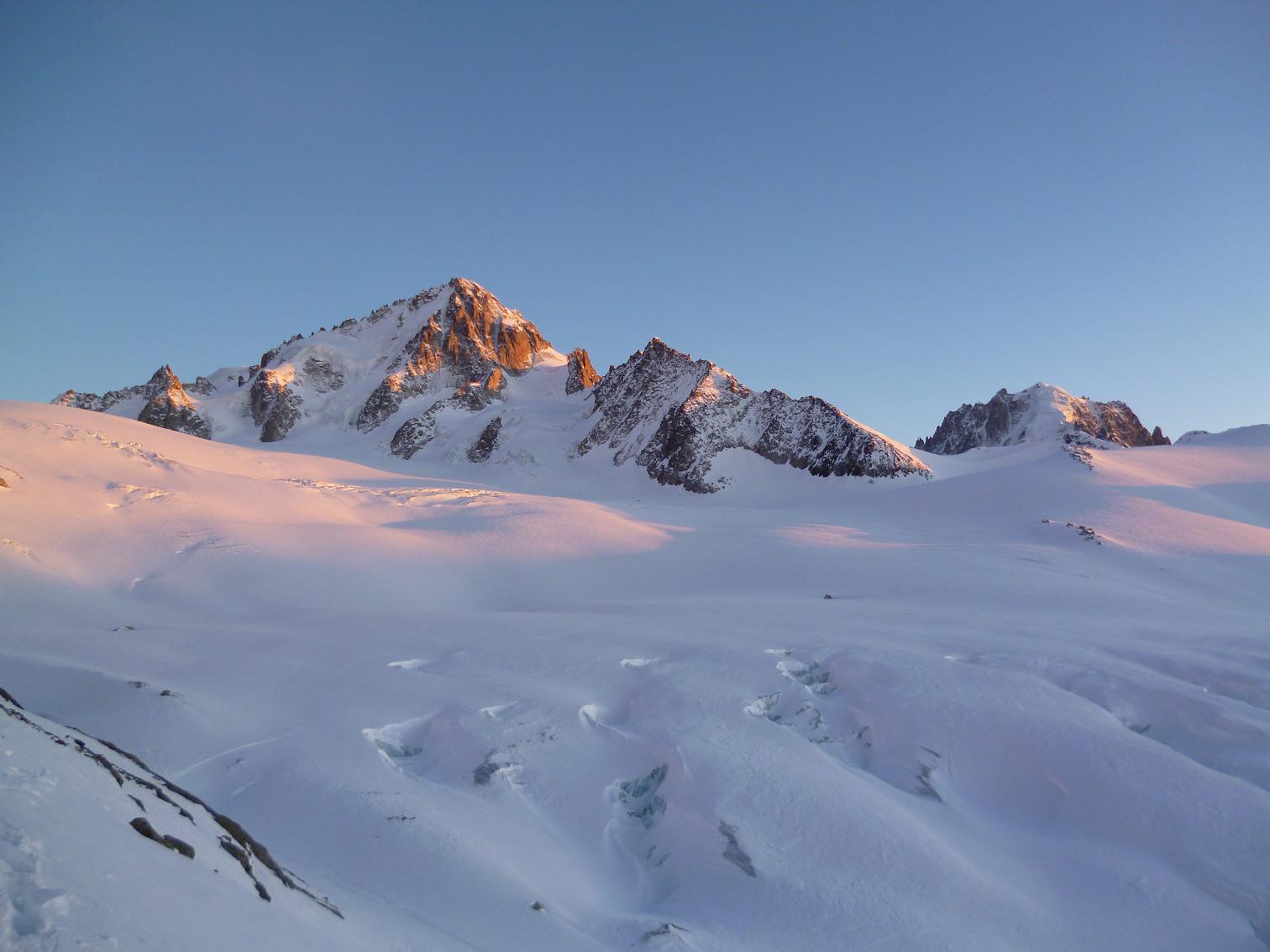 Glacier du Tour : Aiguille du Chardonnet et Aiguille Verte depuis le Refuge Albert I