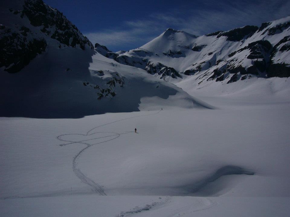 #2 Traversée du lac : En route vers le Sec Blancs et ses pentes vierges, Bart-s, un grand romantique! Traversée du lac : En route vers le Sec Blancs et ses pentes vierges, Bart-s, un grand romantique!