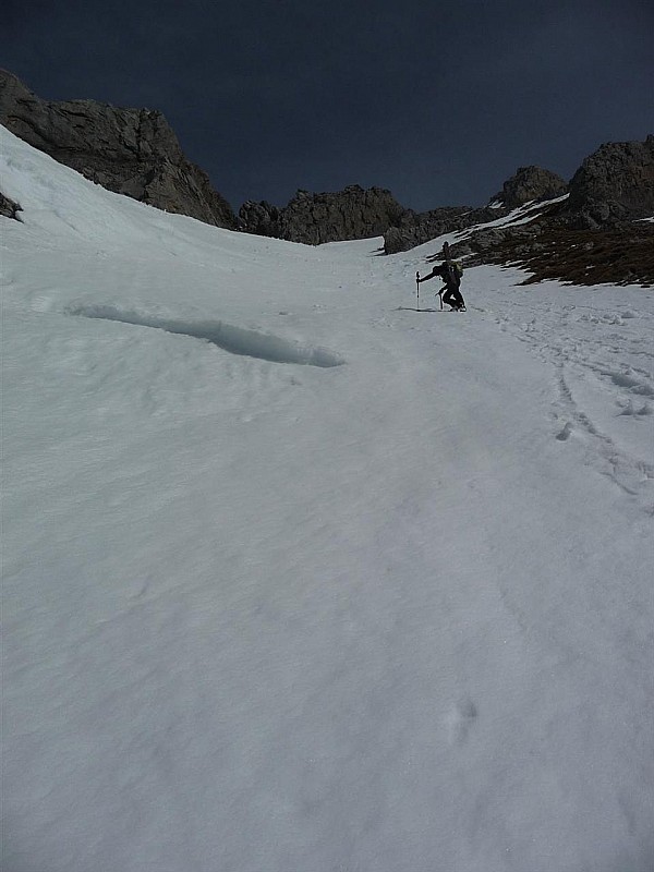 #3 Pte de Bellacha SW : Pierre dans le couloir SW. Pte de Bellacha SW : Pierre dans le couloir SW.