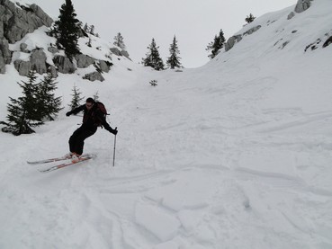 #6 ski neige lourde : Jolie couloir nord avec quelques passages étroits.Sa passe vraiment bien. ski neige lourde : Jolie couloir nord avec quelques passages étroits.Sa passe vraiment bien.