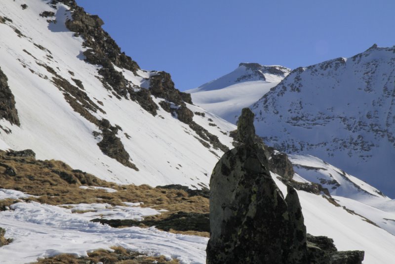 #5 Cairn : tiendra, tiendra pas ?
Sur fond d Cairn : tiendra, tiendra pas ?
Sur fond d'Albaron et grand Fond.