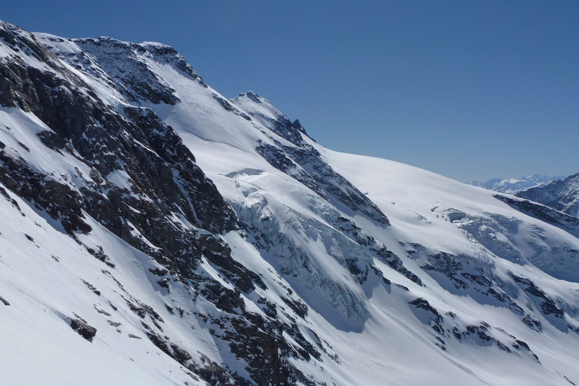 #9 A mi-pente : Autre vue du glacier du Génépy. A mi-pente : Autre vue du glacier du Génépy.