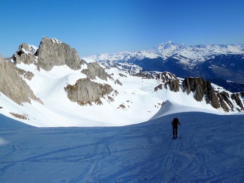 #4 Combe de la Valette : Entre les Aiguilles de la Balme et les Châteaux Combe de la Valette : Entre les Aiguilles de la Balme et les Châteaux