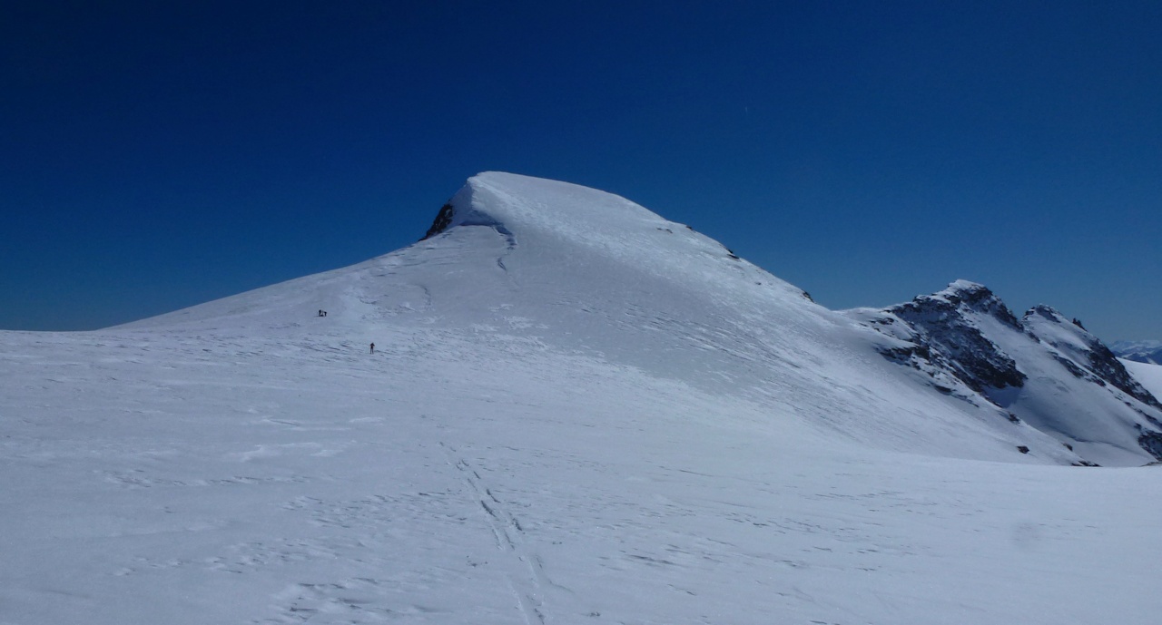 #2 Du col de l Du col de l'Arpont (3503 m) : La dernière pente qui conduit au sommet.