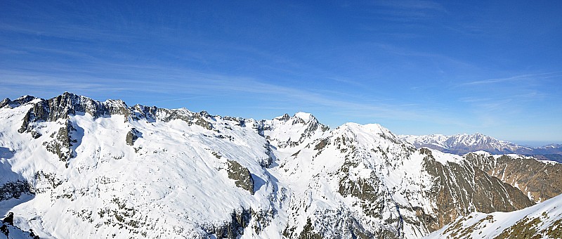 #1 Panorama : du col de Mont-Arrouy vers la bancade des Spijeoles et la vallée d Panorama : du col de Mont-Arrouy vers la bancade des Spijeoles et la vallée d'Arrouges avec le pic d'Espingo et le pic de Nere.