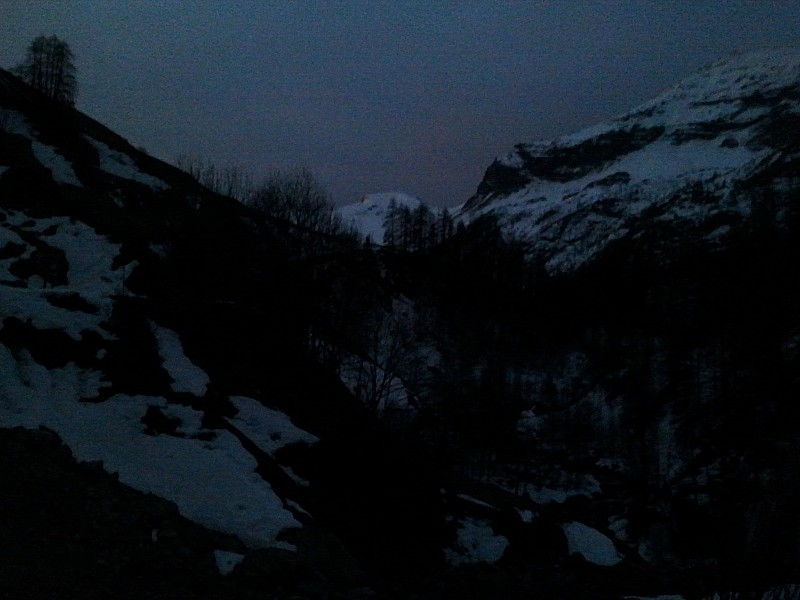 #1 sommet mourre froid : départ le soleil n sommet mourre froid : départ le soleil n'est pas encore là.