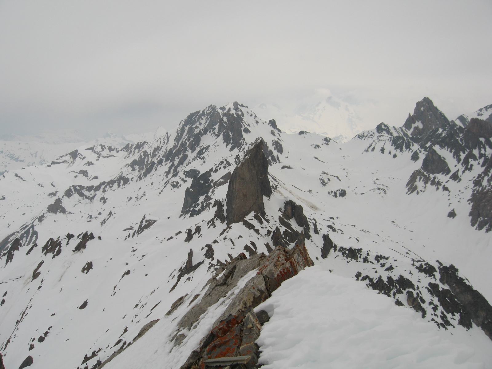 #4 sommet Roc Charbonnière : Sommet du Roc de la Charbonnière et la Pierra Menta derrière sommet Roc Charbonnière : Sommet du Roc de la Charbonnière et la Pierra Menta derrière