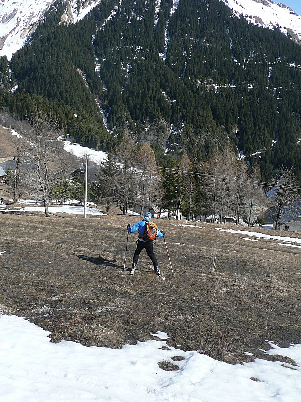 #12 dry skiing : ça glisse bien sur la boue détrempée! dry skiing : ça glisse bien sur la boue détrempée!