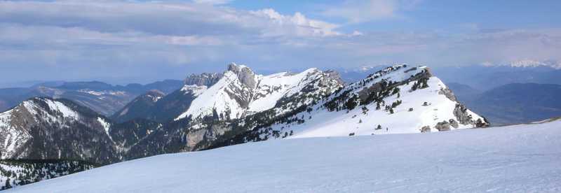 #3 Vue depuis la dent de crolles : A la descente: le Rocher du midi, les Lances, La Scia (bien dégarnie) Vue depuis la dent de crolles : A la descente: le Rocher du midi, les Lances, La Scia (bien dégarnie)