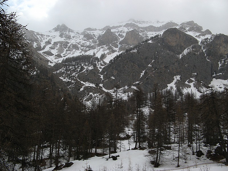 #3 Vers 1950 m : En dessous du Calvaire du Vallon
vue vers le versant est. Vers 1950 m : En dessous du Calvaire du Vallon
vue vers le versant est.
