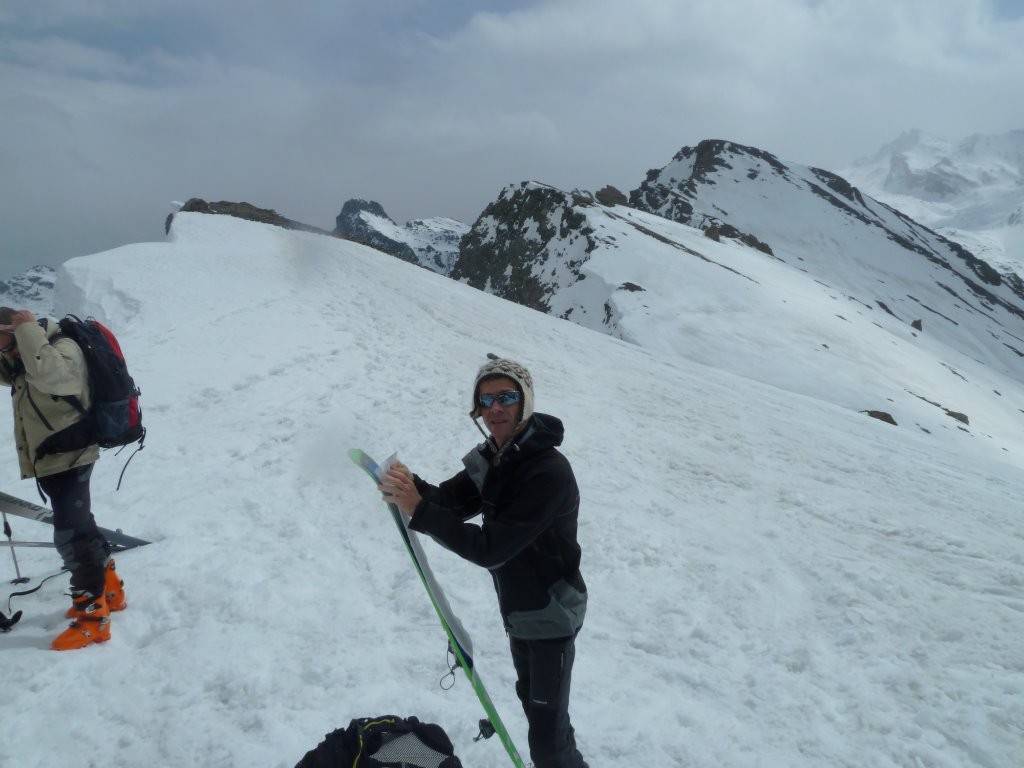 #2 dépôt des skis, peu avant le sommet dépôt des skis, peu avant le sommet