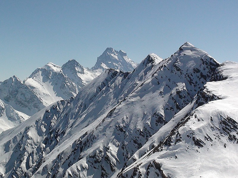 #10 Ligne de frontière : la neige est là et pas ailleurs ;) Ligne de frontière : la neige est là et pas ailleurs ;)