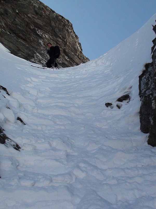 #5 Couloir : premier metres "skiables" au dessus de l Couloir : premier metres "skiables" au dessus de l'étroiture