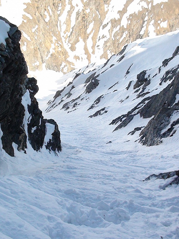 #6 Couloir : vers le bas, juste en dessous de l Couloir : vers le bas, juste en dessous de l'étroiture