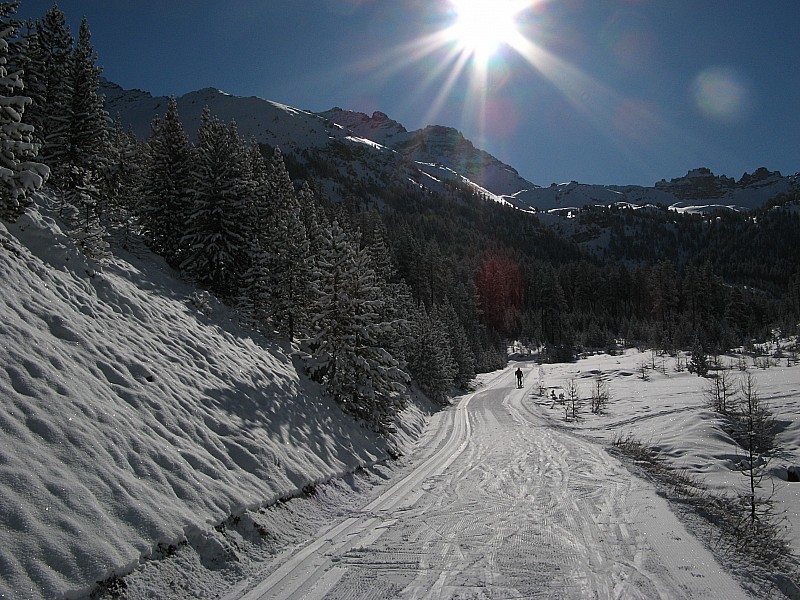 #2 Suite montée : Montée sur la piste de ski de fond vers 2000m Suite montée : Montée sur la piste de ski de fond vers 2000m