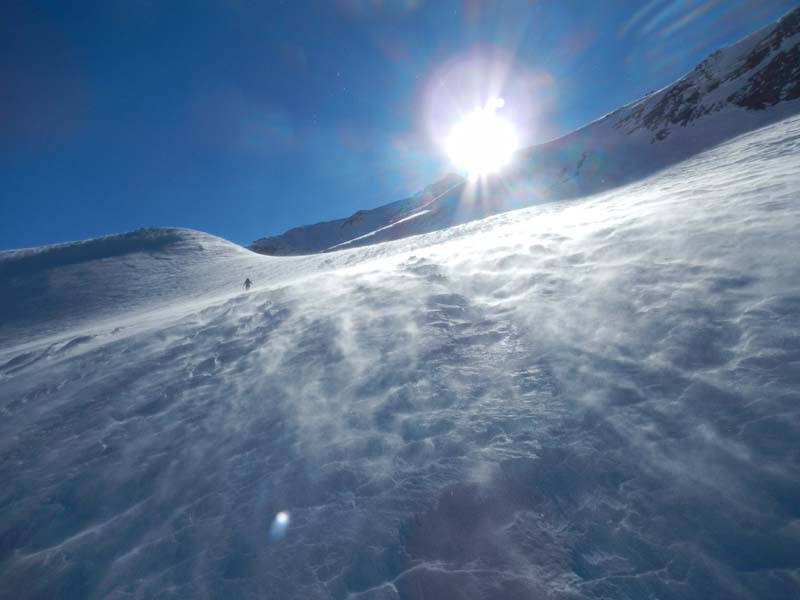 Très fort vent au matin : départ de huffi hutte