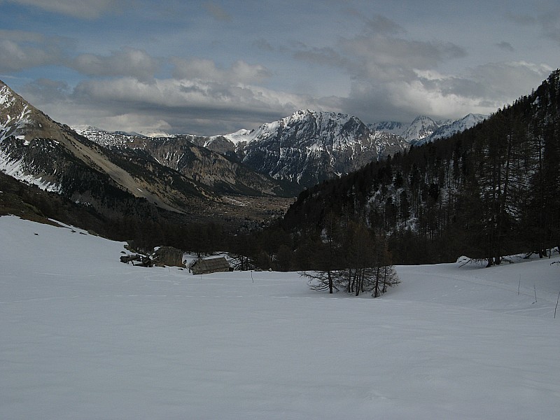 #8 Vers les chalets de Buffère : Vers les Chalets de Buffère, depuis le GR57 Vers les chalets de Buffère : Vers les Chalets de Buffère, depuis le GR57