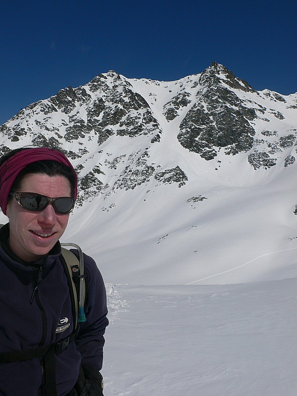 #7 couloir vu d couloir vu d'en bas : on voit bien ici les deux branches du couloir, celui de droite menant au sommet 3222m et celui de gauche au 3201m