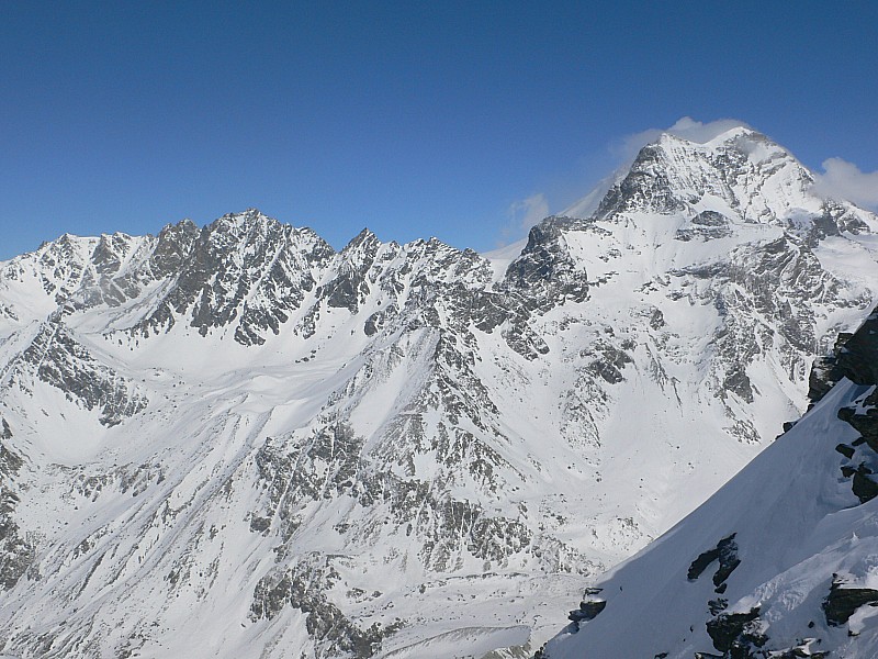 #4 Grand Combin : notre prochain sommet Combin du Meitin depuis le refuge de Valsorey et descente par le couloir du col du Moine... Grand Combin : notre prochain sommet Combin du Meitin depuis le refuge de Valsorey et descente par le couloir du col du Moine...