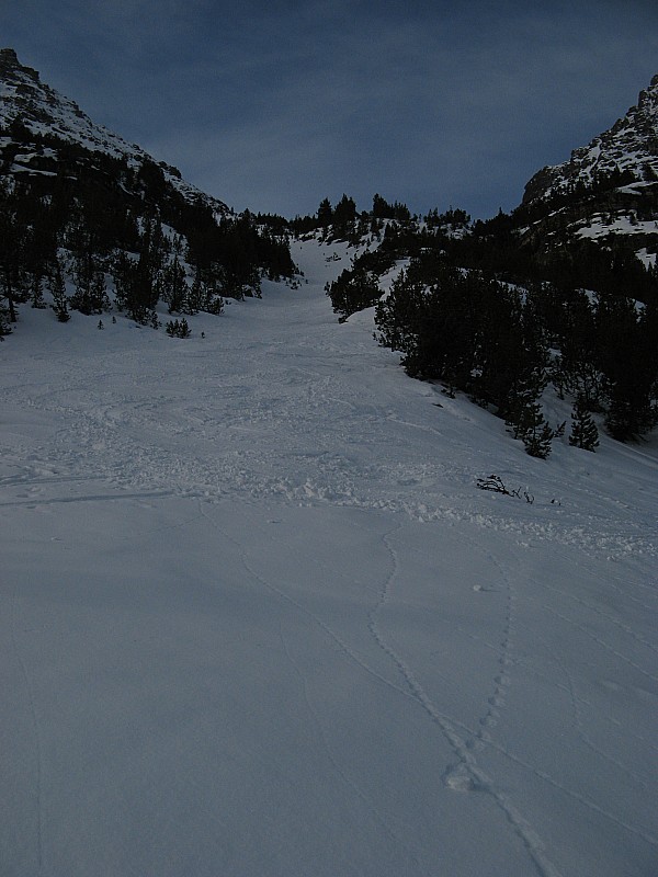 #2 Couloir de la combe : Montée dans le couloir de la combe du Lasseron avec les couteaux Couloir de la combe : Montée dans le couloir de la combe du Lasseron avec les couteaux