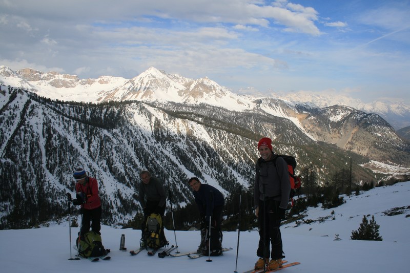 #1 Vers 2350 m : petite pause; au-dessus c Vers 2350 m : petite pause; au-dessus c'est tout gris, sur les Peygus c'est soleil.