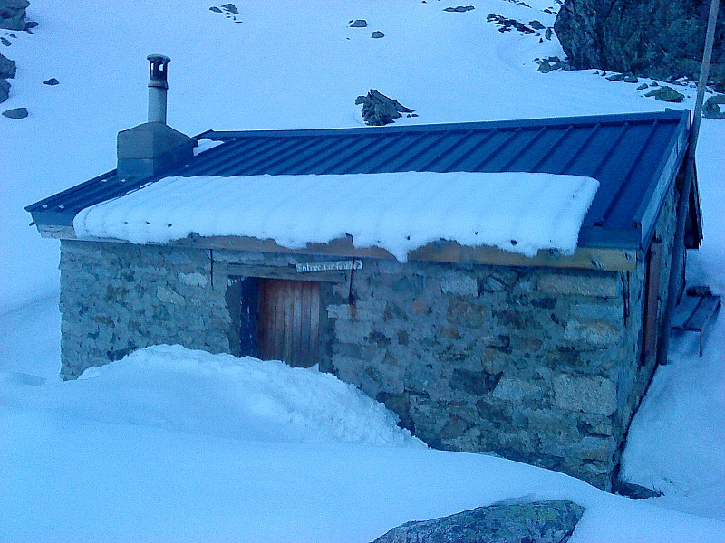 #2 refuge d refuge d'hiver de Font Turbat : petit, rustique mais fonctionnel