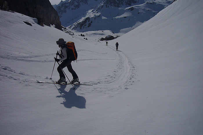 #7 Queyrellin-01 : Montée sous le col de la casse Blanche. Queyrellin-01 : Montée sous le col de la casse Blanche.