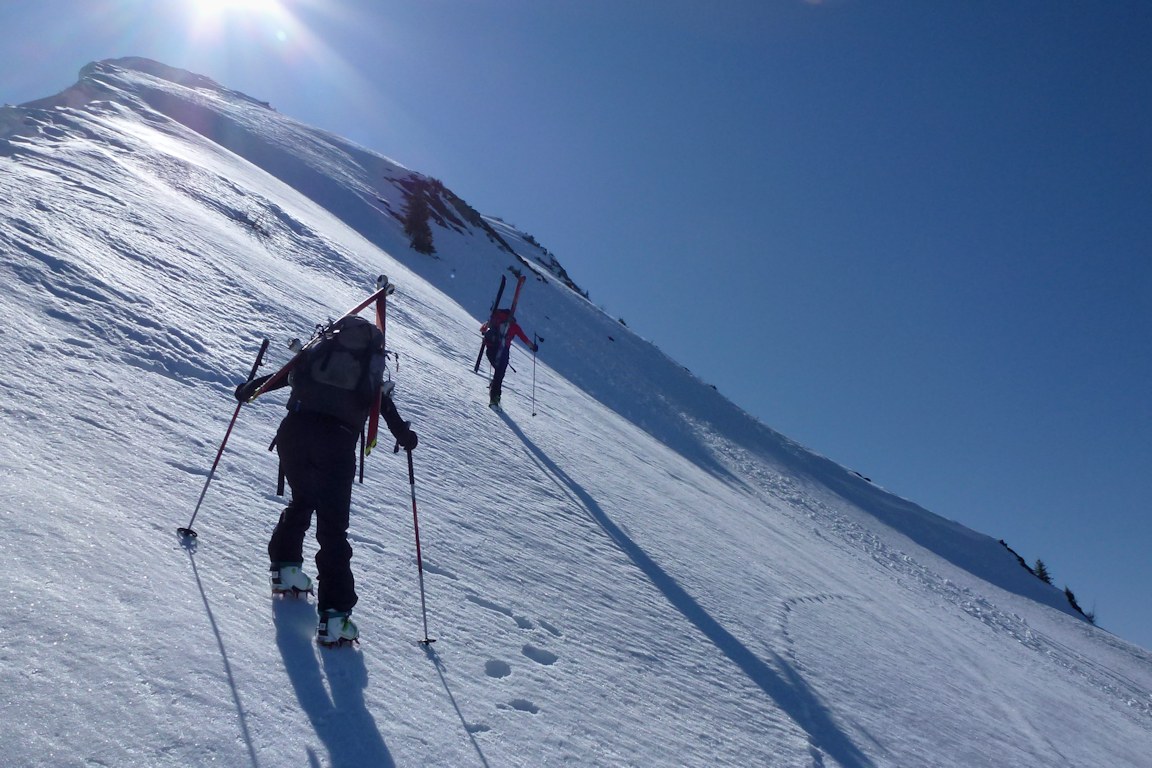 #12 Neige toujours dure : Cramponnage apprécié dans les passages les plus pentus. Neige toujours dure : Cramponnage apprécié dans les passages les plus pentus.