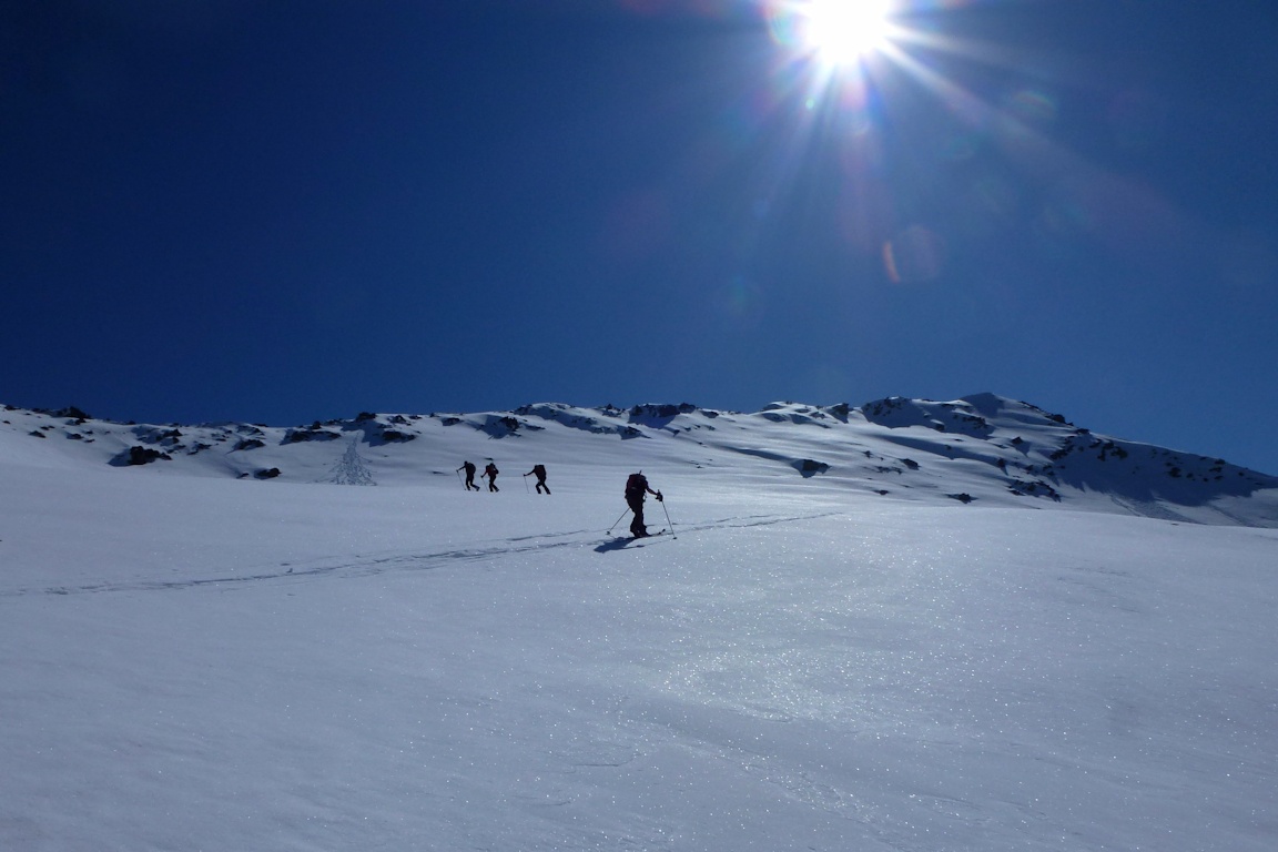#17 Sous la Pointe de Freydon : Sur une neige étincellante. Sous la Pointe de Freydon : Sur une neige étincellante.