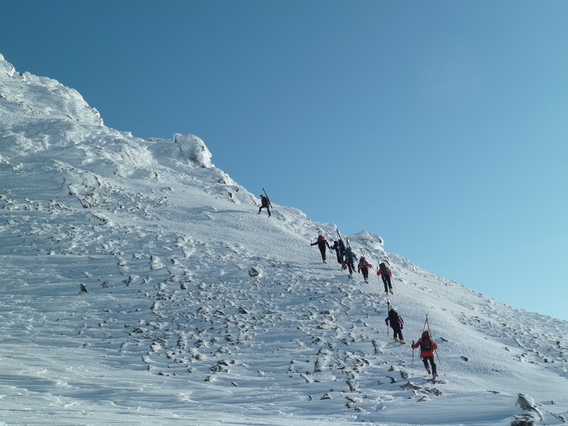 #21 On envisage de monter + haut : Mais finalement on descend sous le col On envisage de monter + haut : Mais finalement on descend sous le col