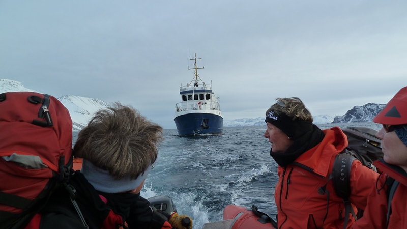 #14 Devant le bateau : T° de l Devant le bateau : T° de l'eau : 1 à 2° (on n'a pas vérifié)