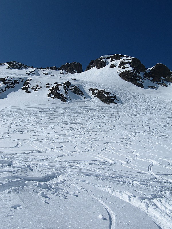 #7 Ne pas se fier aux apparences. : Il reste des zones sans trace et surtout la neige y est très agréable. Ne pas se fier aux apparences. : Il reste des zones sans trace et surtout la neige y est très agréable.