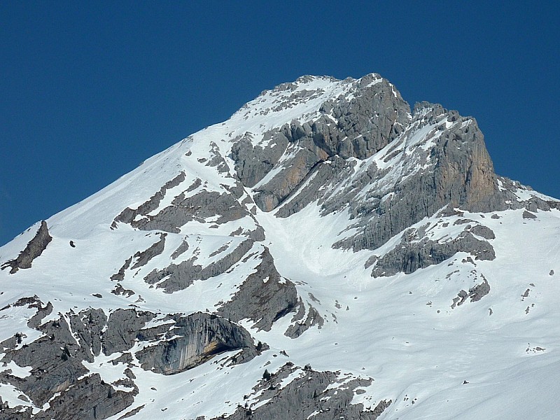 #9 Mt Charvet : Le Mt Charvet et le haut de la face W à gauche. Mt Charvet : Le Mt Charvet et le haut de la face W à gauche.