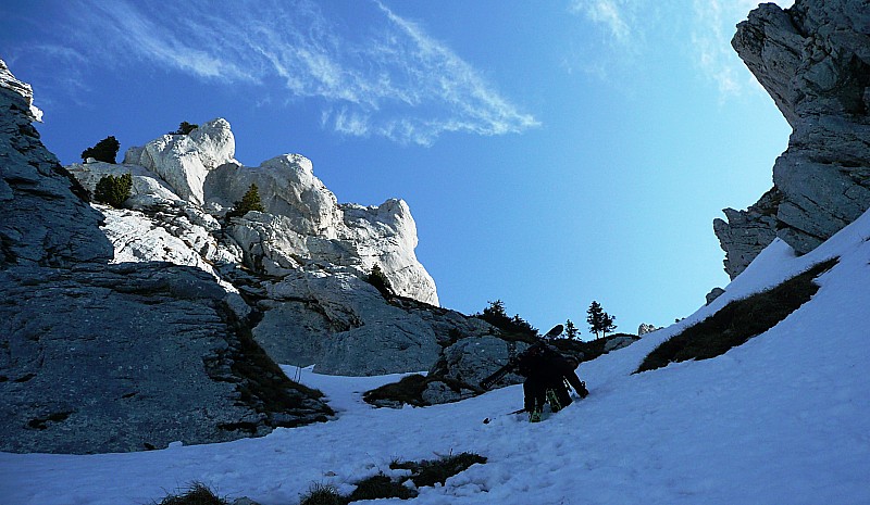#11 Khara dans le couloir W : Crampons, piolet nécessaires Khara dans le couloir W : Crampons, piolet nécessaires