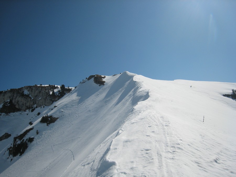 #12 Montée vers Bellefont : Belle vue sur l Montée vers Bellefont : Belle vue sur l'arête