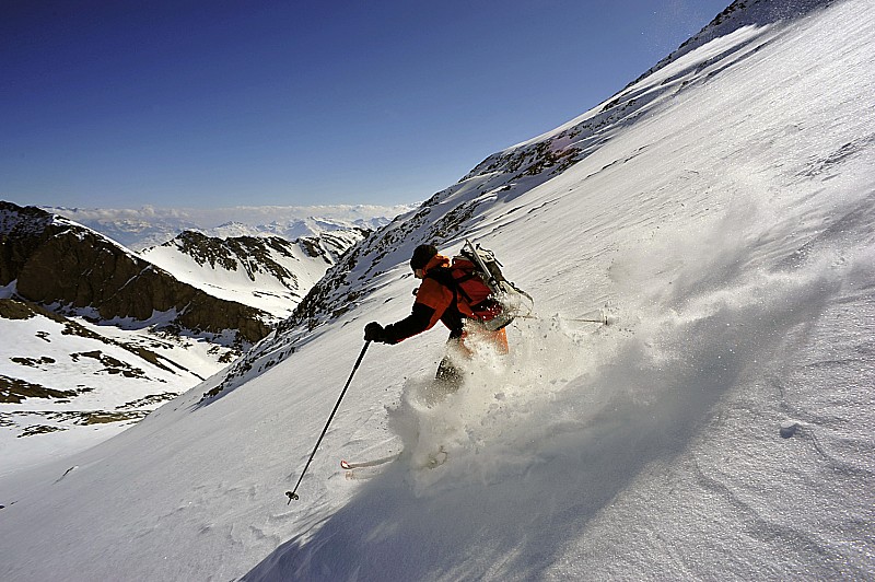 #15 Glacier Lombard : Bons virages dans la pente Nord-Est Glacier Lombard : Bons virages dans la pente Nord-Est