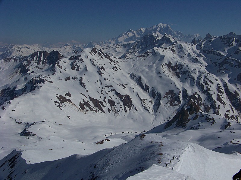 #2 cret du Rey : Les 3 toulousains arrivent pour mettre les skis sur le sac pour accéder au sommet. Salut à eux! cret du Rey : Les 3 toulousains arrivent pour mettre les skis sur le sac pour accéder au sommet. Salut à eux!