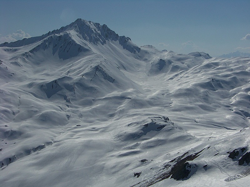 #7 cret du Rey : Sommet du matin en face et Refuge de la Coire en bas. cret du Rey : Sommet du matin en face et Refuge de la Coire en bas.