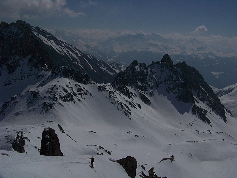 #4 Pte de Presset : Arrivée au sommet de cette belle pente de la pointe de Presset. Vue sur la Vanoise avant que quelques cumulus ne se forment dans l Pte de Presset : Arrivée au sommet de cette belle pente de la pointe de Presset. Vue sur la Vanoise avant que quelques cumulus ne se forment dans l'après-midi.