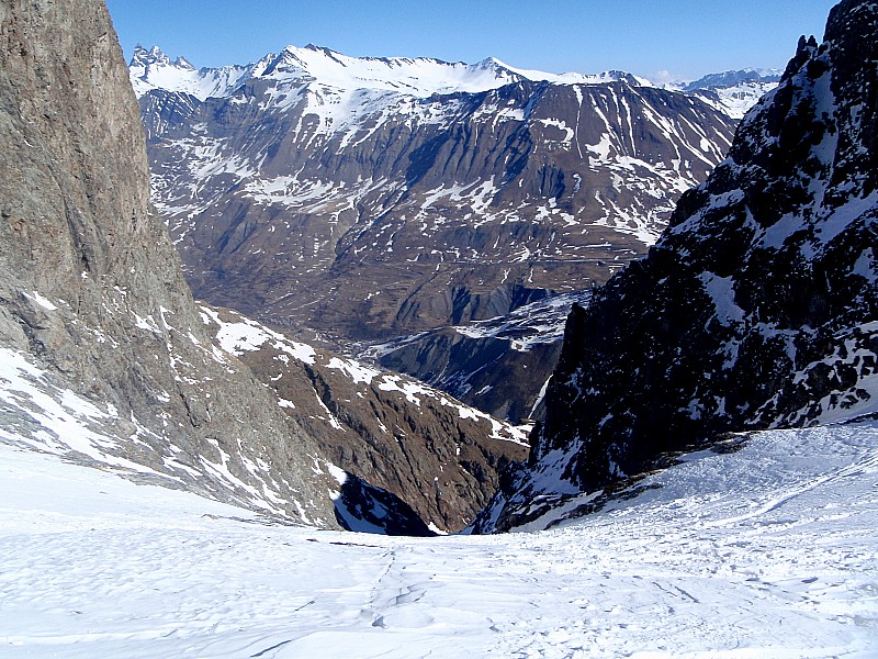 #3 du glacier du peigne : on plonge dans la descente du glacier du peigne : on plonge dans la descente