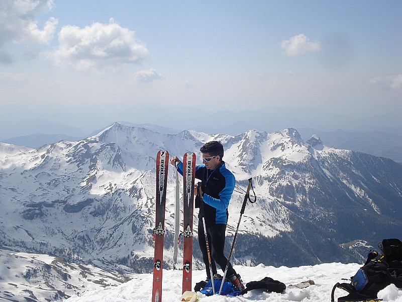 #3 et maintenant... : préparatif de descente devant aiguille d et maintenant... : préparatif de descente devant aiguille d'ancelle encore en condition ?