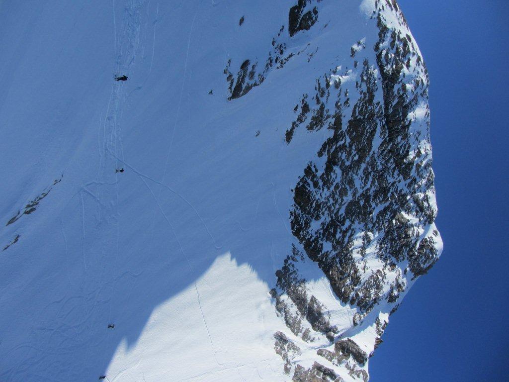 #4 Sous la corne au Taureau : Trace dans le couloir et sur l Sous la corne au Taureau : Trace dans le couloir et sur l'écharpe ....raide,raide