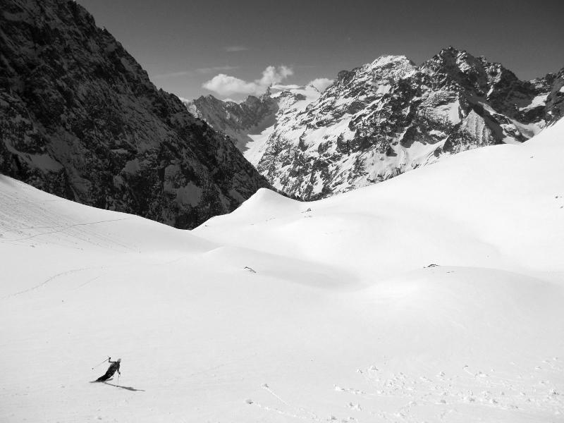 #13 Glacier de la Véra Pervoz : Vue sur Les Rouies. Glacier de la Véra Pervoz : Vue sur Les Rouies.