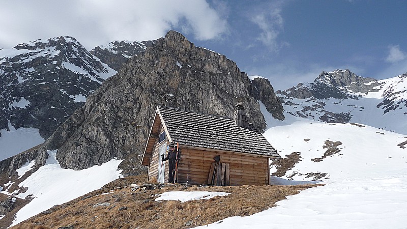 #5 chalet des gardes : joli petit chalet, mais fermé chalet des gardes : joli petit chalet, mais fermé