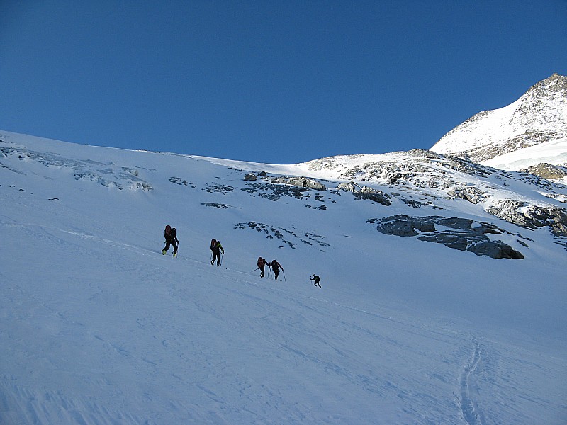 #4 Début montée en groupe : Les Hauts savoyards en tete Début montée en groupe : Les Hauts savoyards en tete