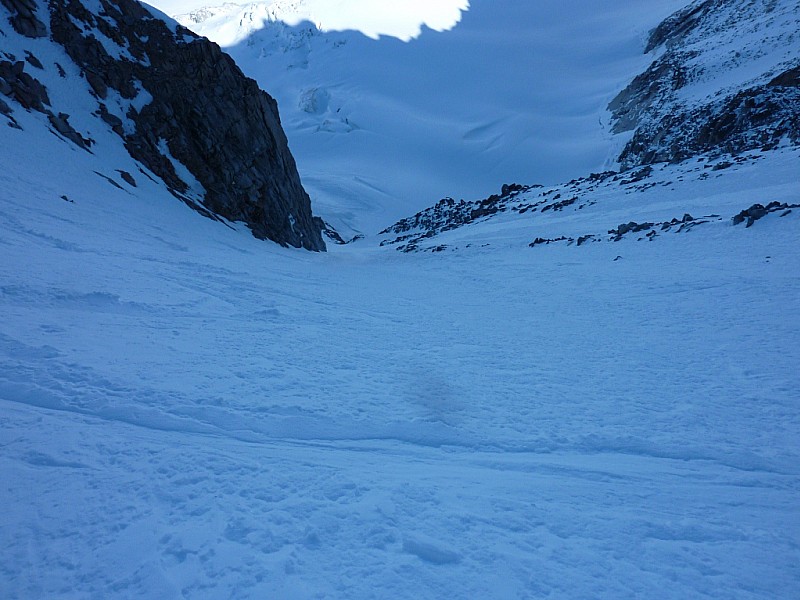 #9 Couloir Barbey : Couloir de gauche.Alternance de neige meuble et cartonnée. Plus skiant. Couloir Barbey : Couloir de gauche.Alternance de neige meuble et cartonnée. Plus skiant.