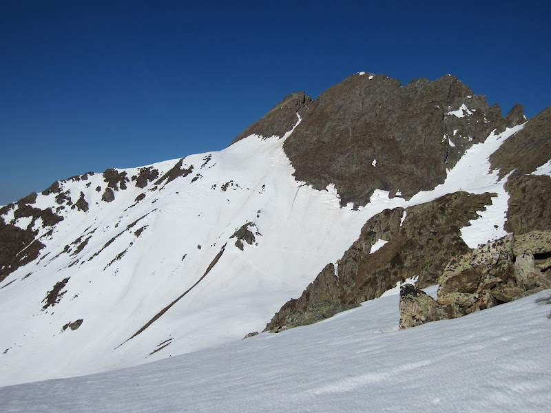 #4 Col double : Le second col et 3 façons différentes de continuer vers la Portette:
- dérapage avec les peaux
- dépeautage
- traversée des rochers ski sur le sac
Les 3 se valent Col double : Le second col et 3 façons différentes de continuer vers la Portette:
- dérapage avec les peaux
- dépeautage
- traversée des rochers ski sur le sac
Les 3 se valent