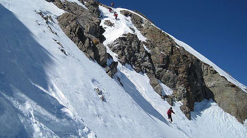 #7 charmet aiguille : entrée de service dans le couloir charmet aiguille : entrée de service dans le couloir